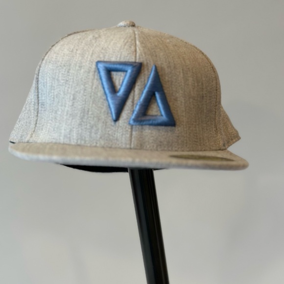 Thick as Thieves Signature Logo 3D Embroidered, 210 Fitted Cap, Gray & Blue - Picture 5 of 9